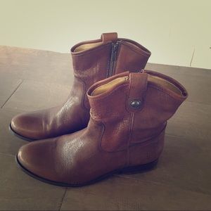 FRYE Melissa button short boot Size 9